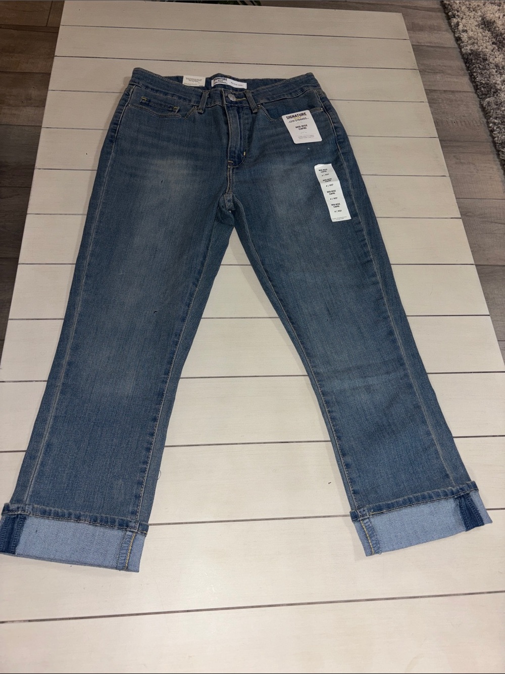 Signature by Levi Strauss Women's Slim Straight Light Blue Denim Jeans